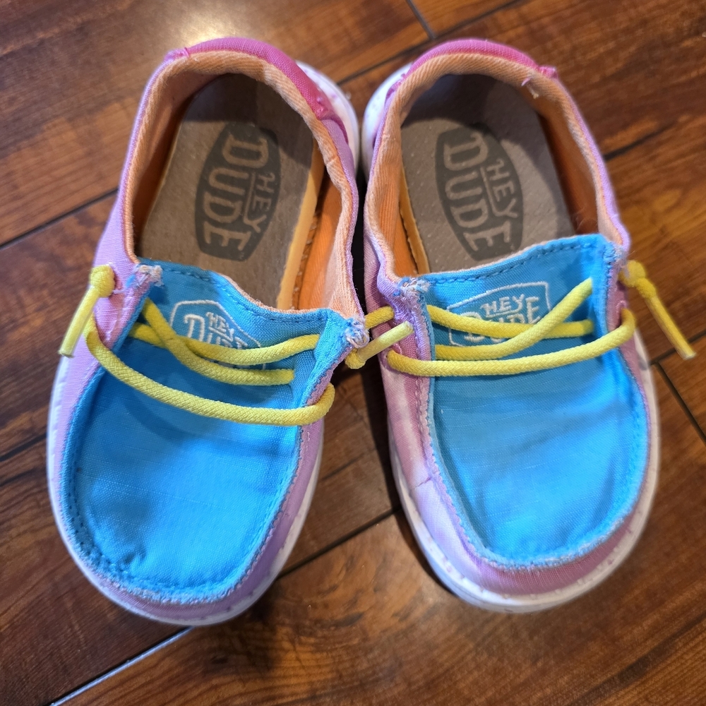 Hey dude Wendy toddler club canvas